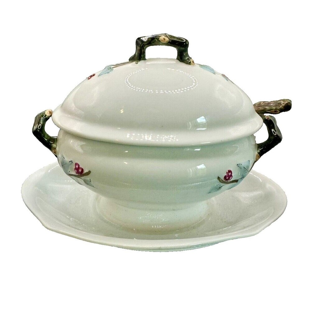 Vista Alegre Gravy Boat, Lid and Undertray Beautiful Cottage Handles Design